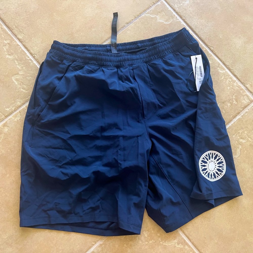 Lululemon Pace Breaker. SOUL CYCLE logo. Size XL 9” Lines. NEW